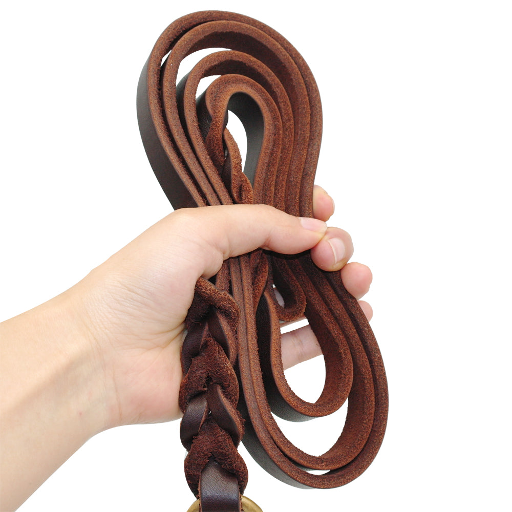 The First Layer Of Leather Dog Leashes