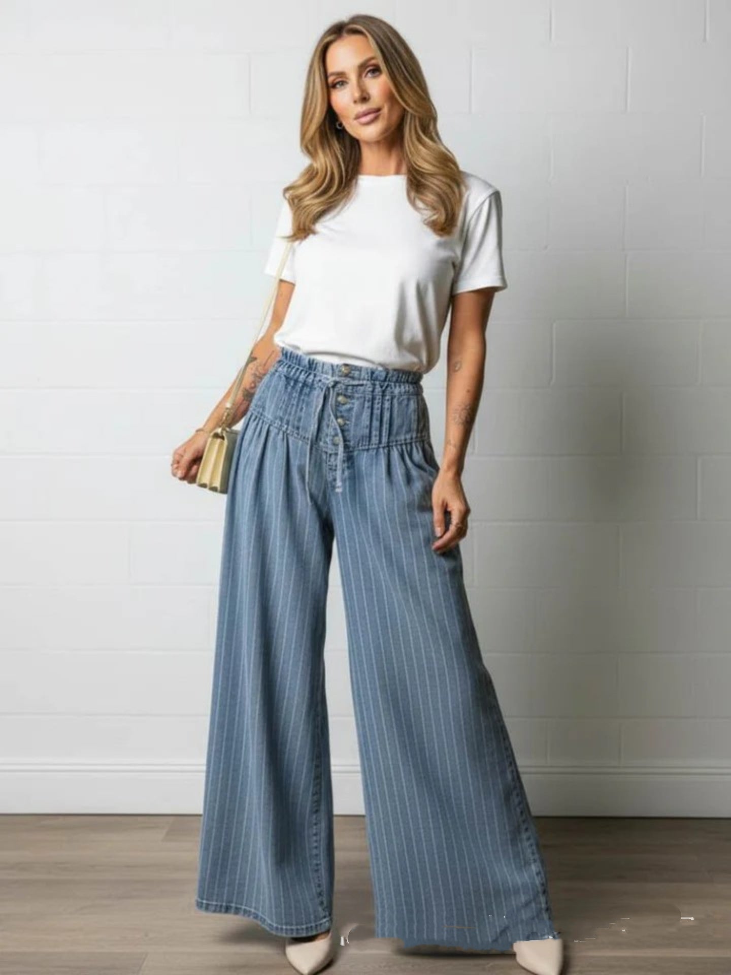 Women's Pleated Mid Waist Lace Up Loose Jeans