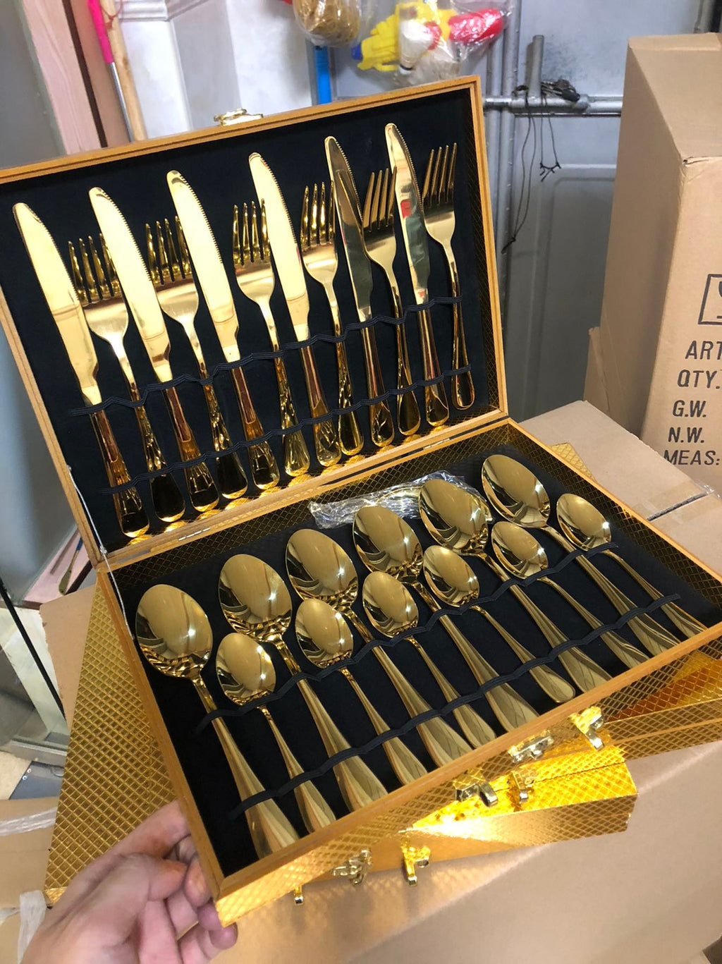 24-Piece Cutlery Set