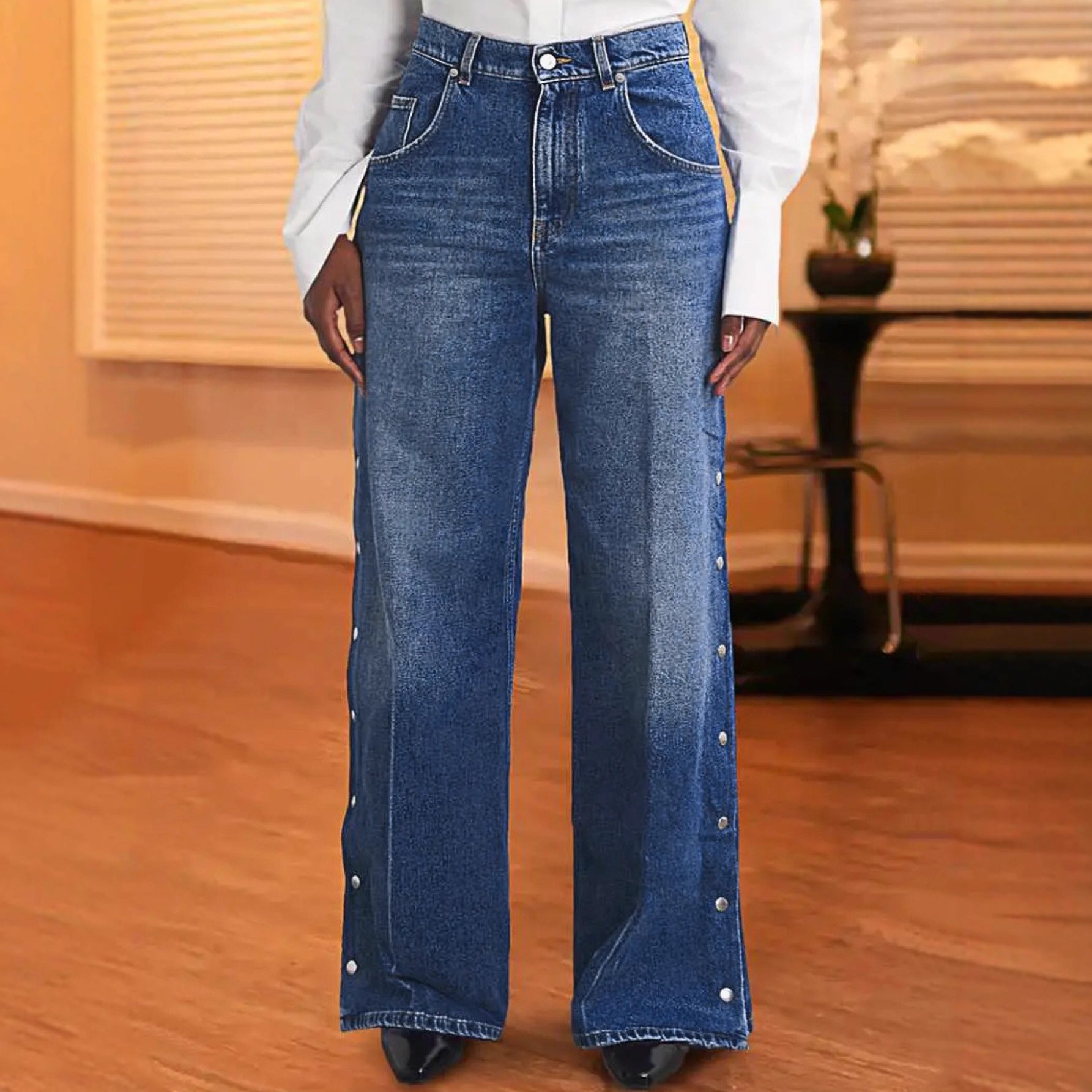 Women's Heart Shaped Rivet Detail Denim Jeans