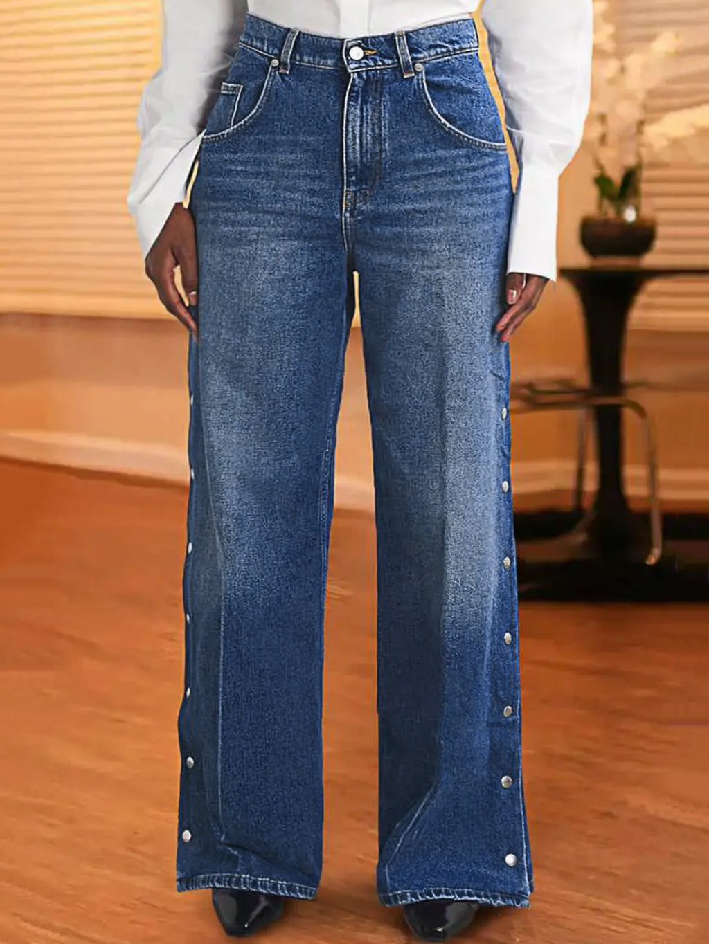 Women's Heart Shaped Rivet Detail Denim Jeans